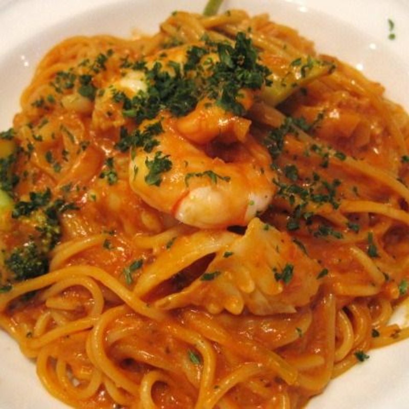 エビ、イカクリームトマトスパゲッテ(キッチン ミスターとフライパン)