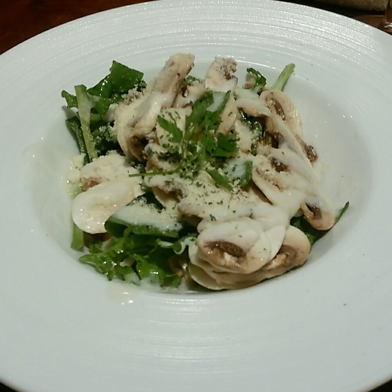 マッシュルームのサラダ(ビストロます家)