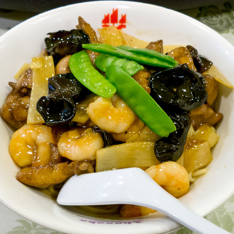 海老とレバー入りばん麺(赤坂飯店 パレスサイドビル店)