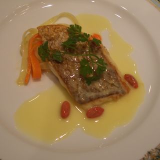 鮮魚のポワレ(ブラッセリー トモ （Brasserie Tomo）)