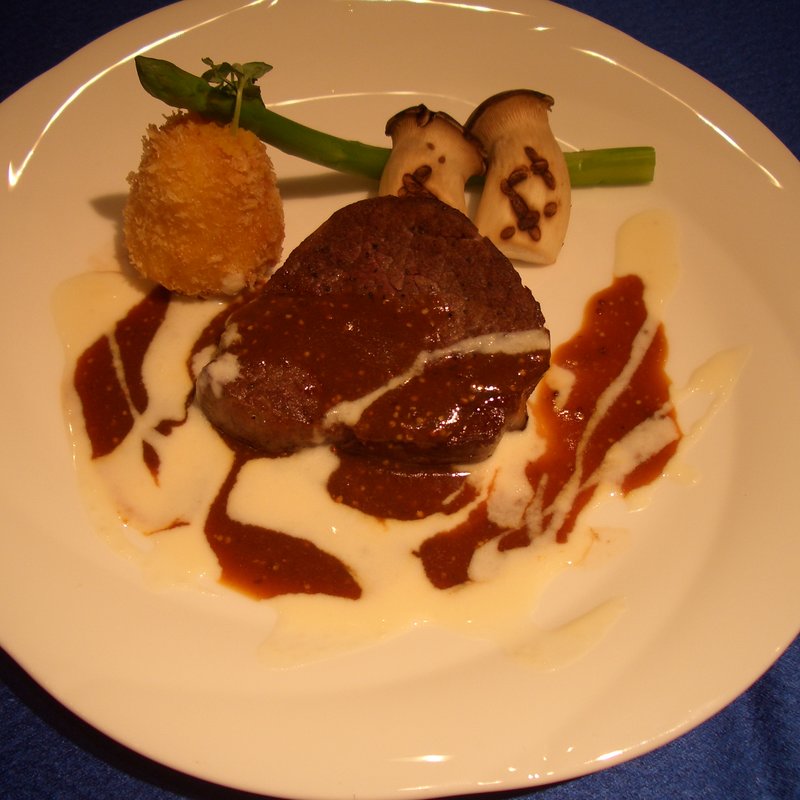 特選牛フィレ肉のソースドゥーブル 温野菜添え(ブラッセリー トモ （Brasserie Tomo）)