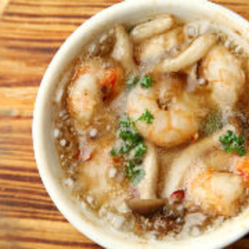 海老ときのこのアヒージョ(ベルサイユの豚 錦糸町 )