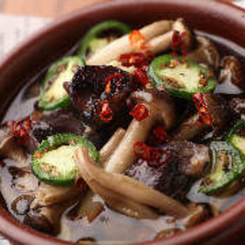 豚トロとマッシュルームのチリージョ(ベルサイユの豚 錦糸町 )