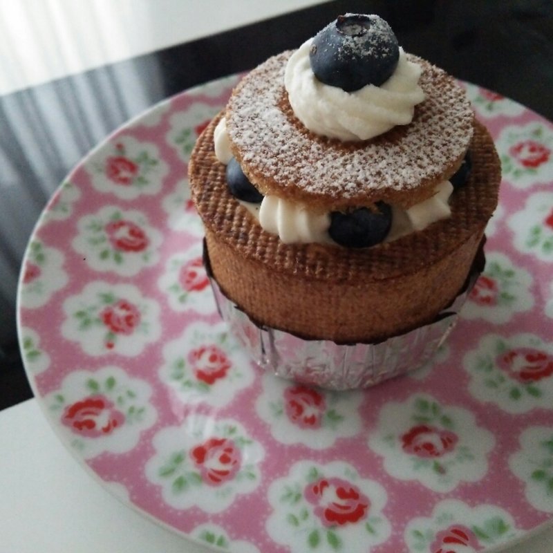 シュークリーム ブルーベリー(フランス菓子　ルブラン)