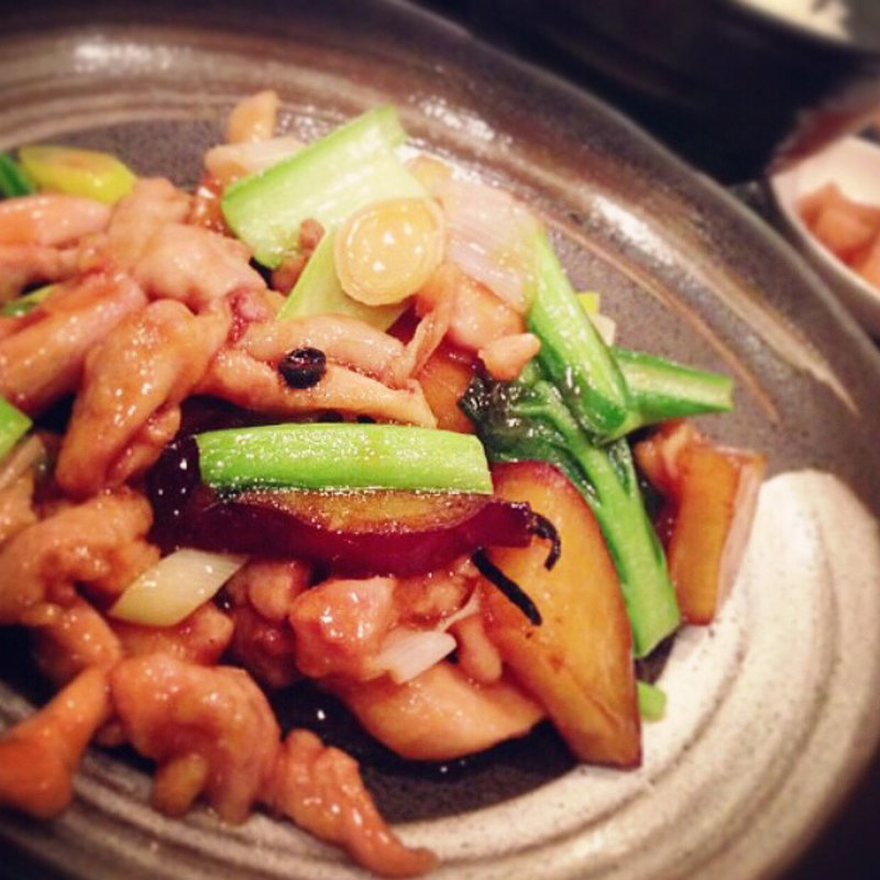 鶏肉とさつまいもの甘辛炒め(うず担（うずまき別館）)