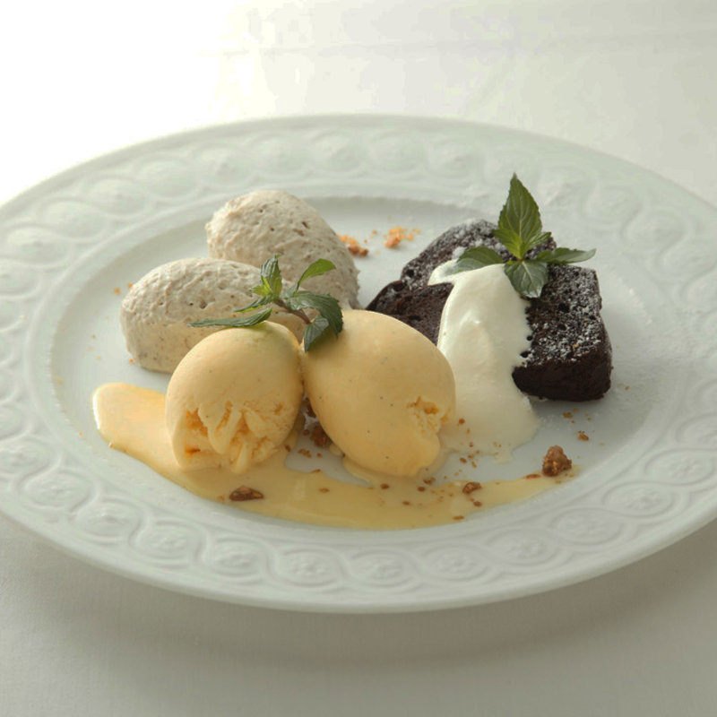 ガトーショコラ　アイス添え(ル・カフェ・ベルトレ （Le cafe BERTHOLLET）)