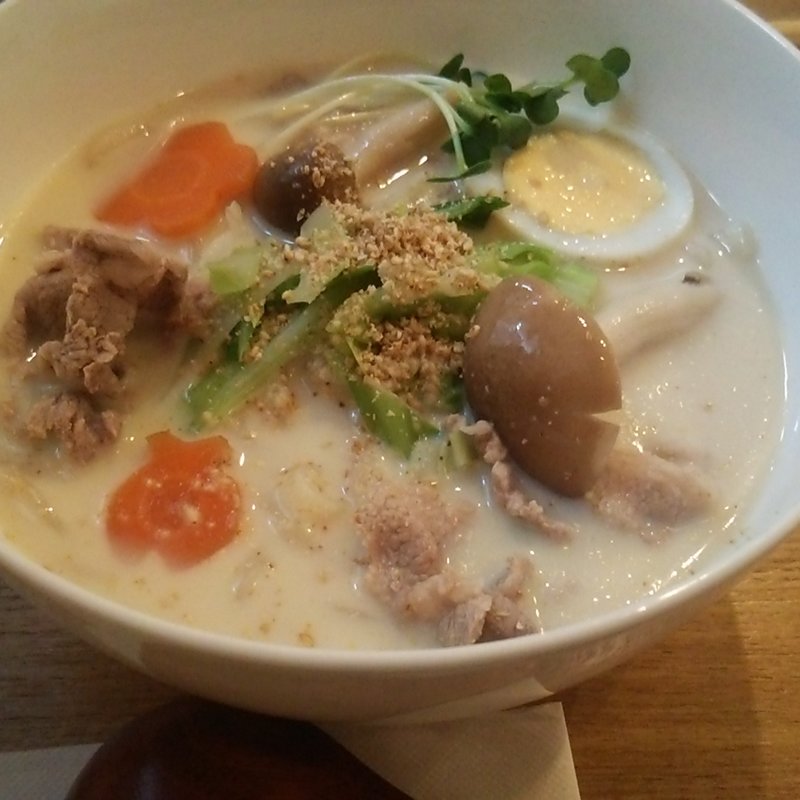 春野菜のゴマ風味うどん(豆乳スープ)(茶房 木・木)