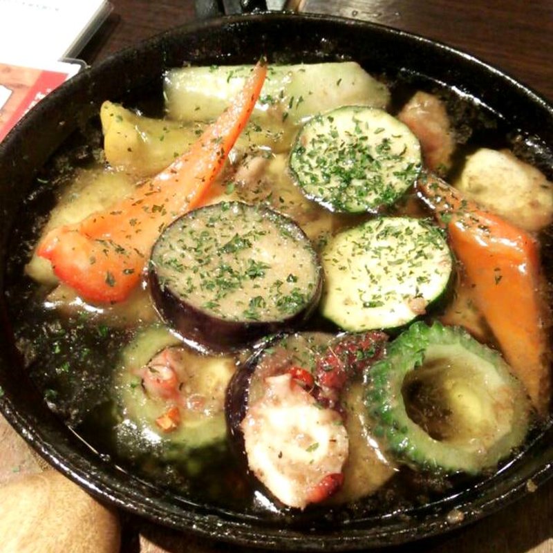 夏野菜とタコのカレー風味アヒージョ(kirara 西梅田店)