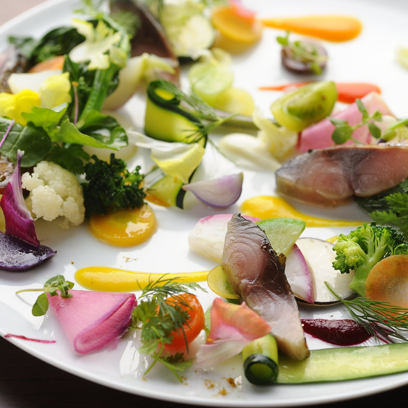 熟成させた鰤とレギューム(バーガンディー)