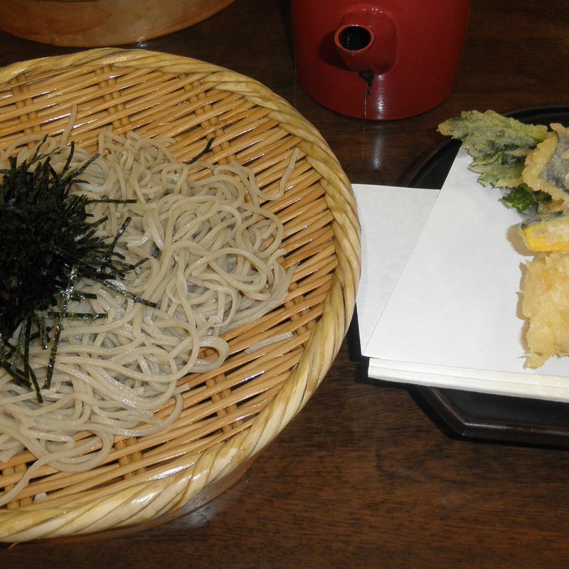 天ざる（野菜天、海老一匹）(湧水 （ゆうすい）)