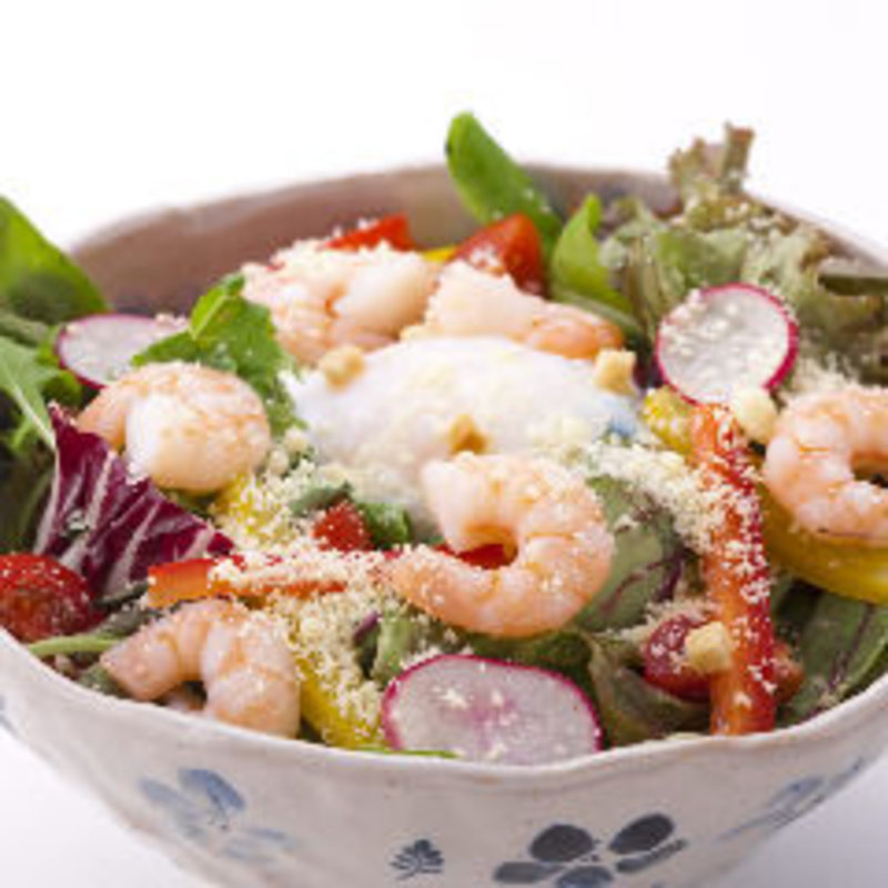 甘エビと温泉卵のシーザーサラダ(凛火 新宿店 )