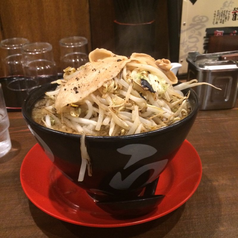 とろ玉入ど根性の醤油 野菜盛(神戸ちぇりー亭 六甲道店)