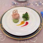 プランダートと蟹身アボカドムースのガトー仕立て　キングクイーンの2色ソース(ホテルモントレ大阪)