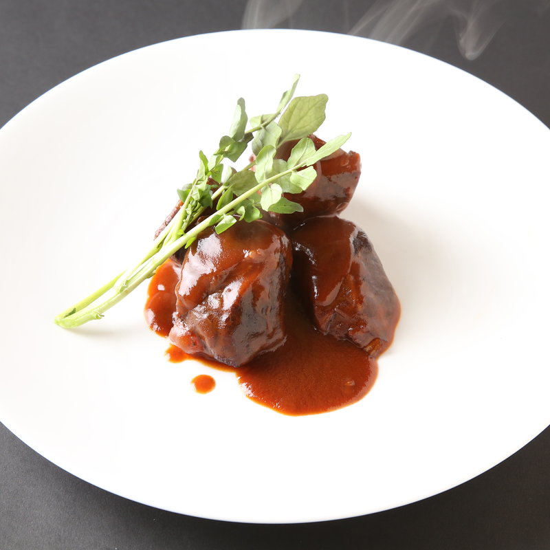 牛ほほ肉の赤ワインデミソース煮込み(バー クローズド)