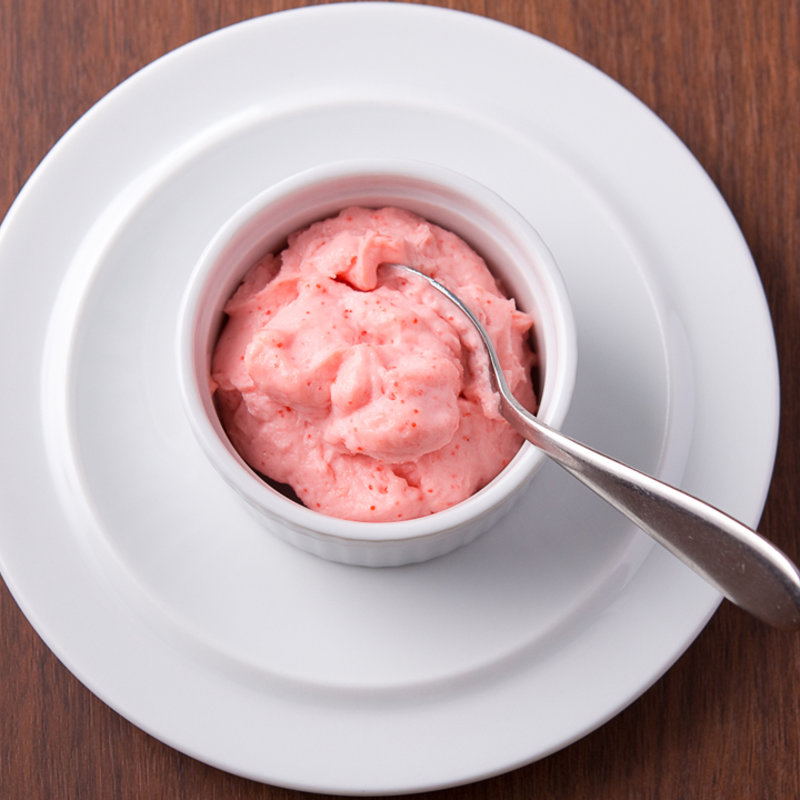 フランボワーズのムースとココナッツのソルベ(ロッソ エ ビアンコ （Rosso e Bianco）)