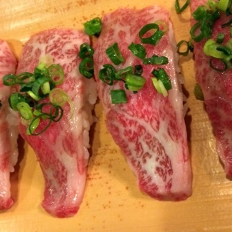 霜降り和牛握り(炭火焼肉 龍苑(リュウエン))