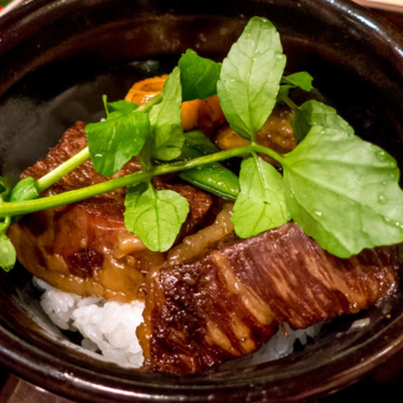 牛角煮丼(ステーキ&ワイン神房)