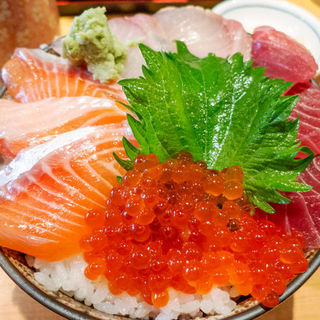 四色丼(魚の旨い店 飯田橋本店 )