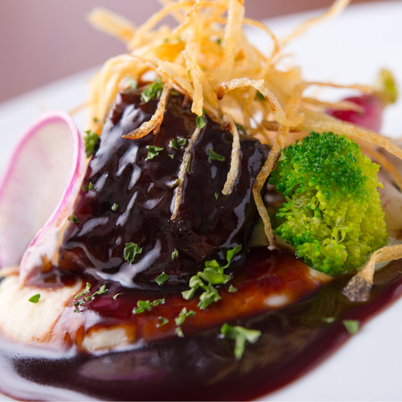 国産牛ほほ肉の赤ワイン煮(ロッソ エ ビアンコ （Rosso e Bianco）)