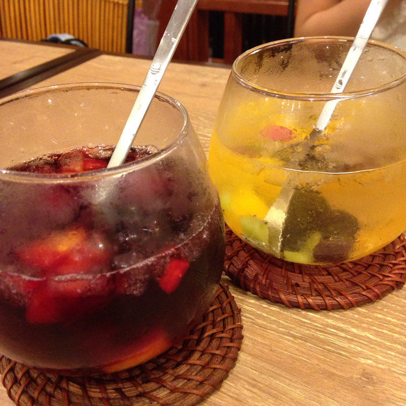 たっぷり果実のサングリア  赤 白(NIJYU-MARU 二子玉川店 （ニジュウマル）)