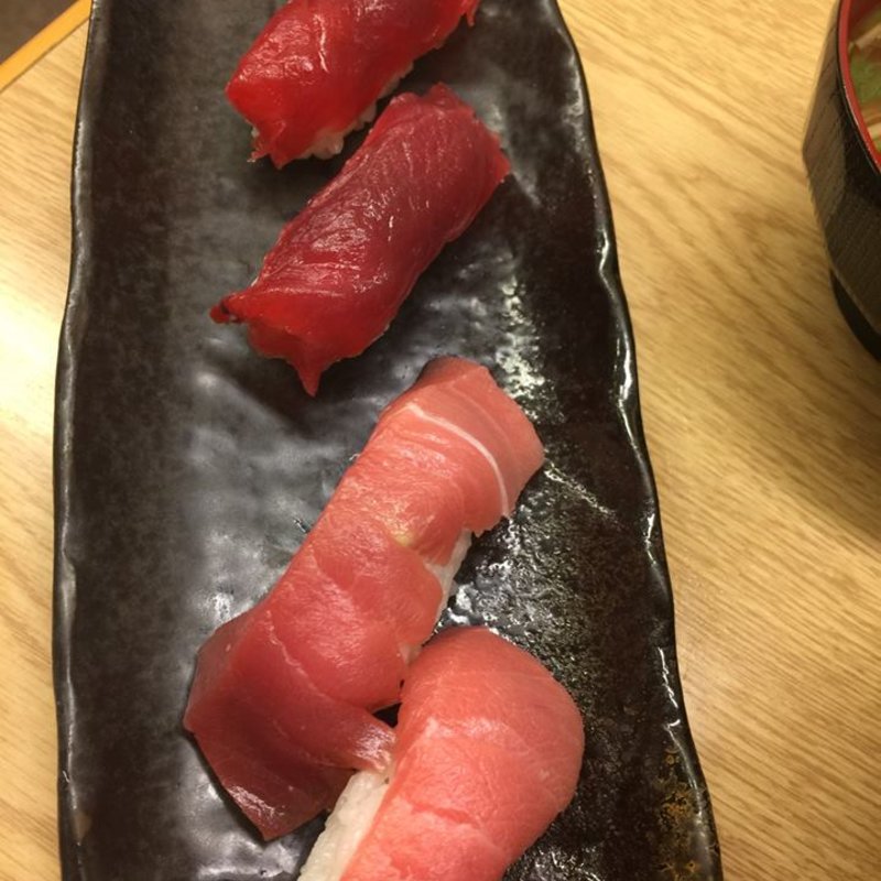 とろ(2貫)+赤身(2貫)(ときすし )