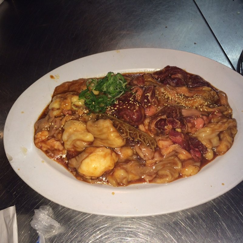 ホルモン盛合せC(岩崎塾 元町店)