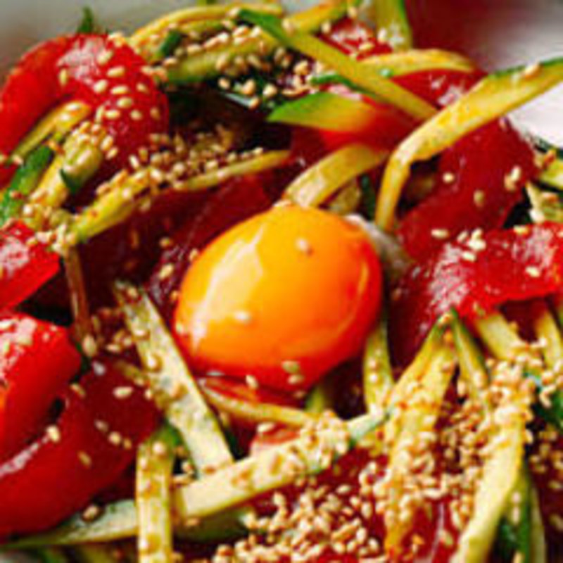 海鮮ユッケ(昭和酒場 黄金バット)