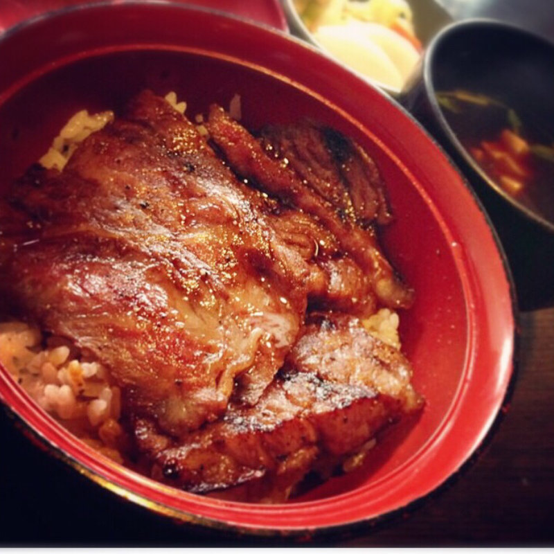 名物ビフテキ丼