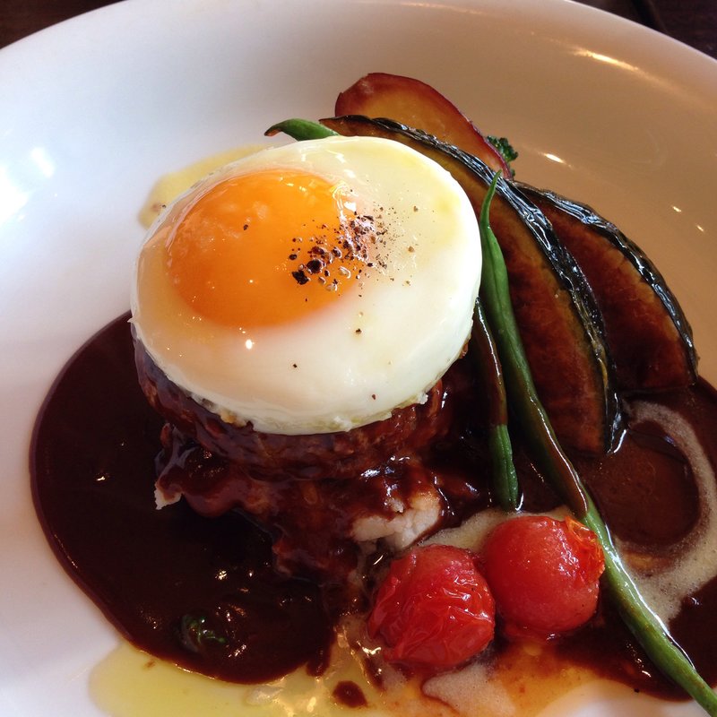 目玉焼きハンバーグ(ブンゴ サシミ&グリル)