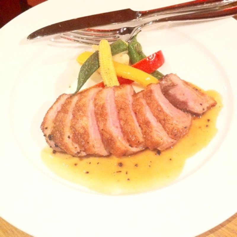 フランスヴァンデ産鴨胸肉(コート・ド・ルージュ ロティ)