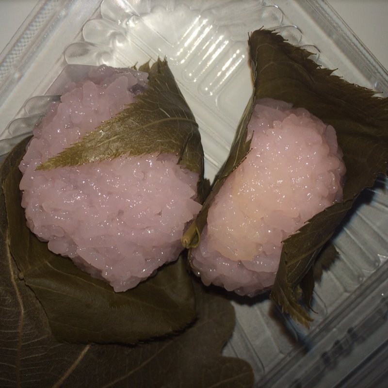 さくら餅(三ッ巴菓舗)