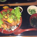 七種の海鮮ユッケ丼(堂島とろ家 阪急三番街店 （とろや）)