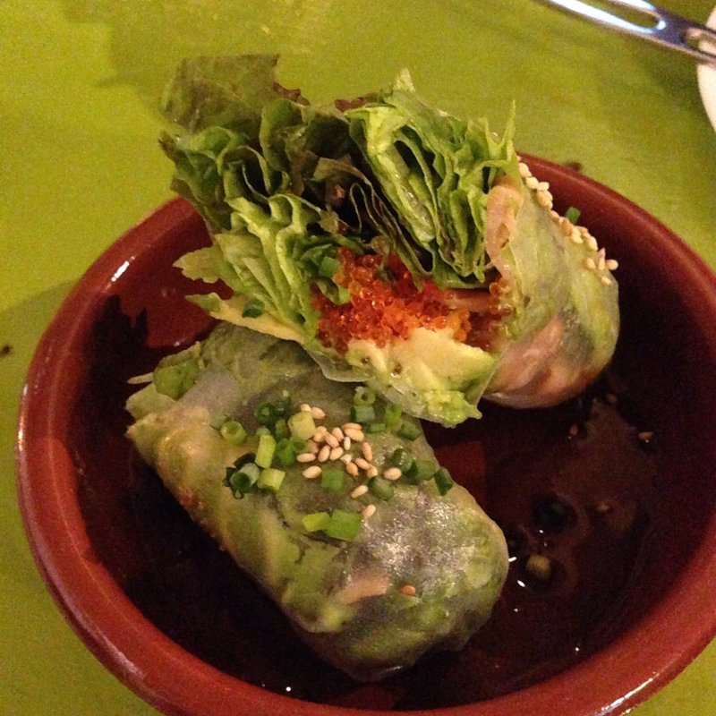 スモークサーモンアボガドの生春巻き(マドッシュ！カフェ （madosh!cafe）)