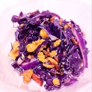 紫キャベツと胡桃のサラダ(メゾン・イチ 代官山 （MAISON ICHI）)