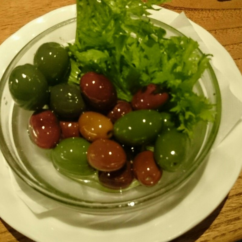 2色のオリーブの盛り合わせ(UOKIN PICCOLO 銀座店 （ウオキン ピッコロ）)