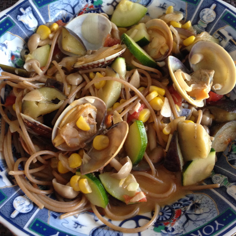 あさりと夏野菜の全粒粉パスタ(ふじやす食堂)