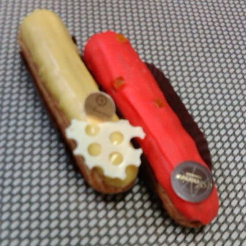 エクレーヌ・サンギーヌ(パティスリー・アカシエ・サロン・ド・テ)