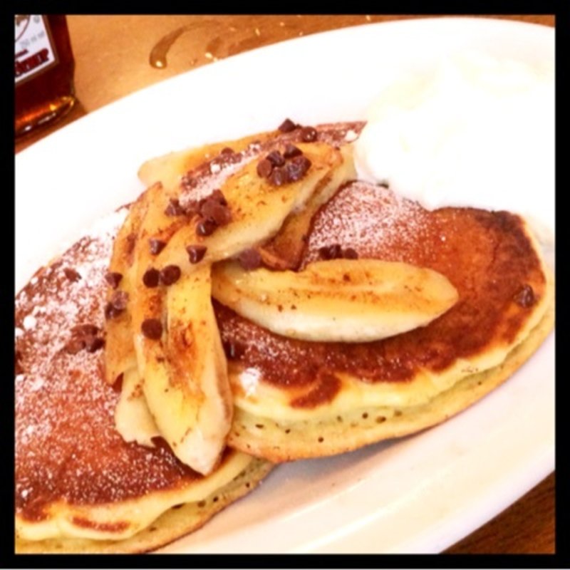 ソテーバナナとウォールナッツのパンケーキ(Bubby's 汐留)