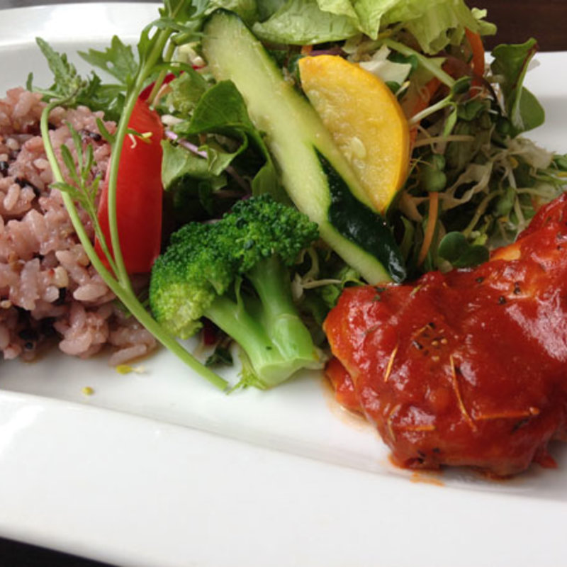 ハーブチキンのトマト煮（ランチメニュー）(dono （ドーノ）)