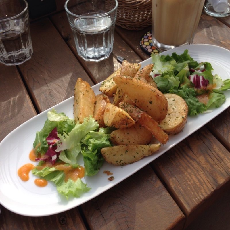 ガーリックポテト(@ＬｅａｆＣａｆｅ七里ヶ浜 （アットリーフカフェ七里ヶ浜）)