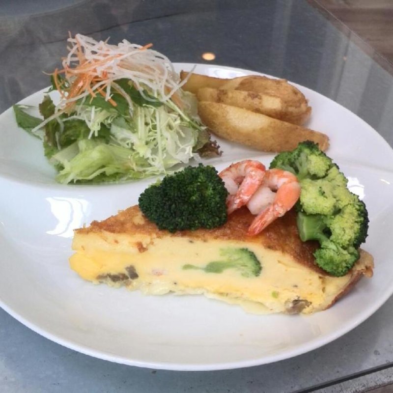 花野菜とシュリンプのキッシュプレート(ルナカフェ モザイクモール港北店 （Luna cafe）)