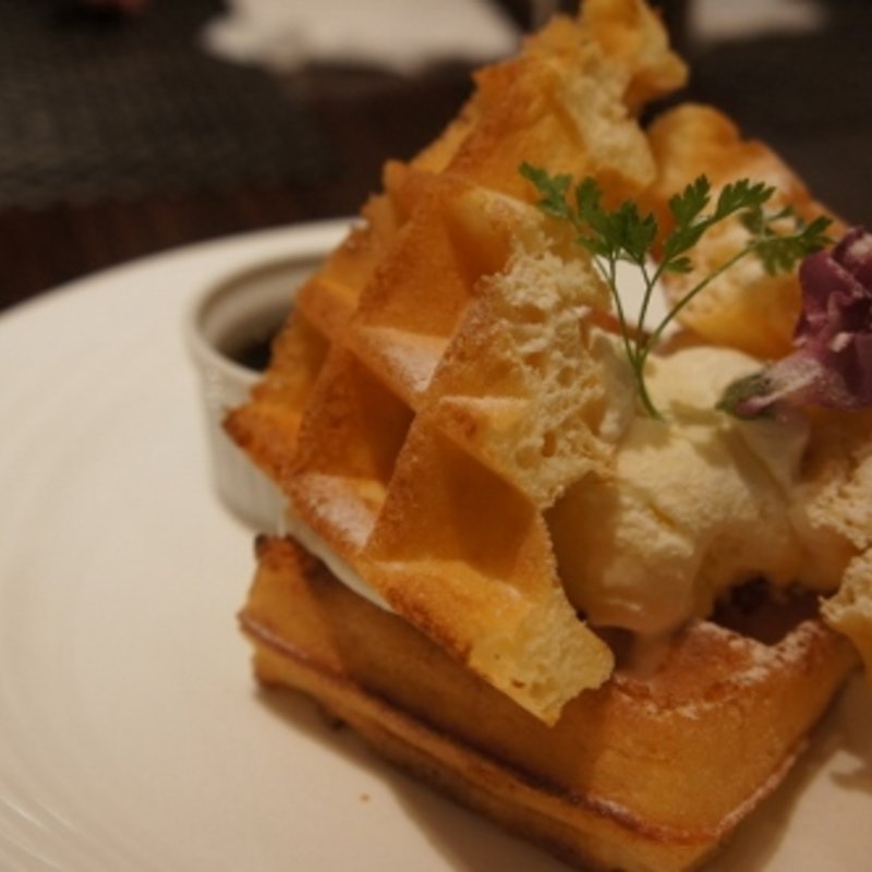 ブリュッセルワッフルセット（プレーン）(Le FIGARO 大丸梅田店)