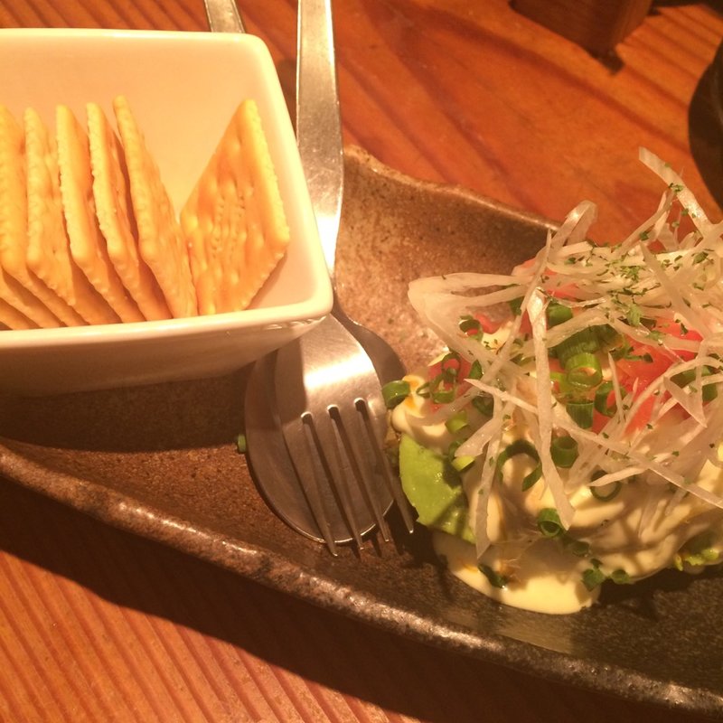 マグロとアボカドわさびソース(夕焼け飯店)