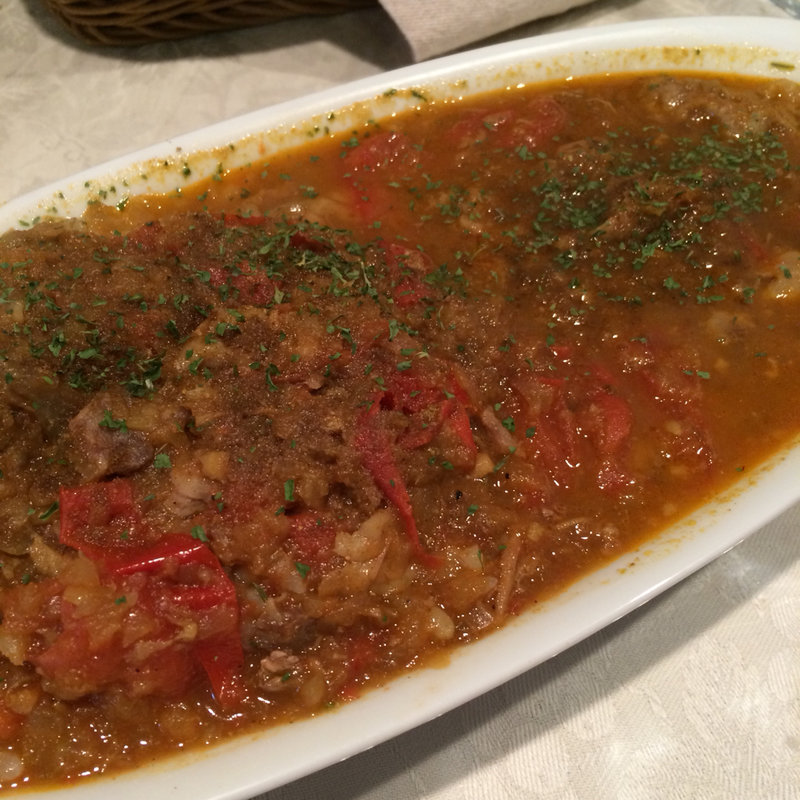 フレッシュトマトと和牛すじ肉のカレー(ゆうばーる)