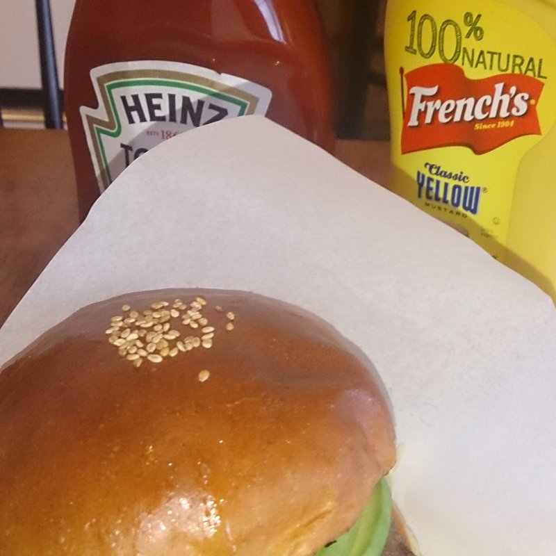 ABOCADO&CHEESEBURGER　(グランドバーガー （GRAND BURGER）)