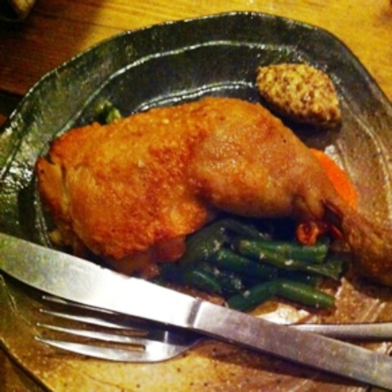 国産骨付き鶏もも肉のコンフィ(shigotouma 仕事馬)