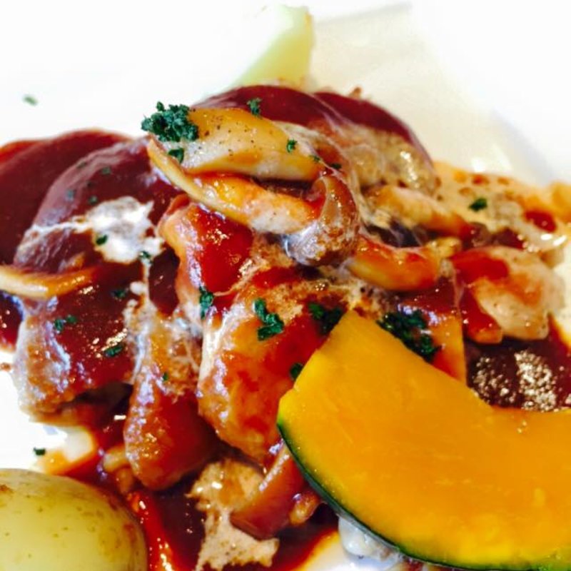 大山地鶏のロースト きのこブラウンソース(DINING　FUKINOTOH)