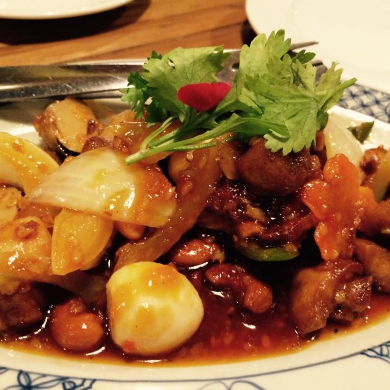 鶏とカシュナッツの甘辛ソース炒め(コムゴン)