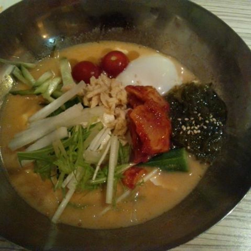 冷製サラダスンドゥブ(東京純豆腐 二子玉川店)