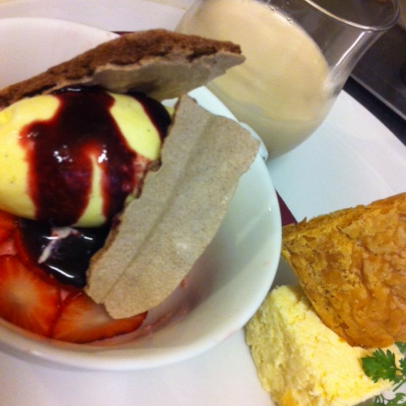 本日のデザート盛り合わせ(ボン・グゥ 神楽坂)